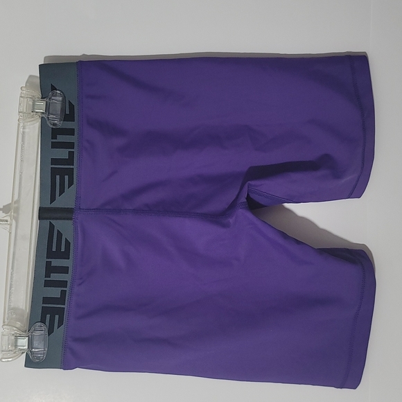 ELITE Sports Compression Shorts - Picture 2 of 4